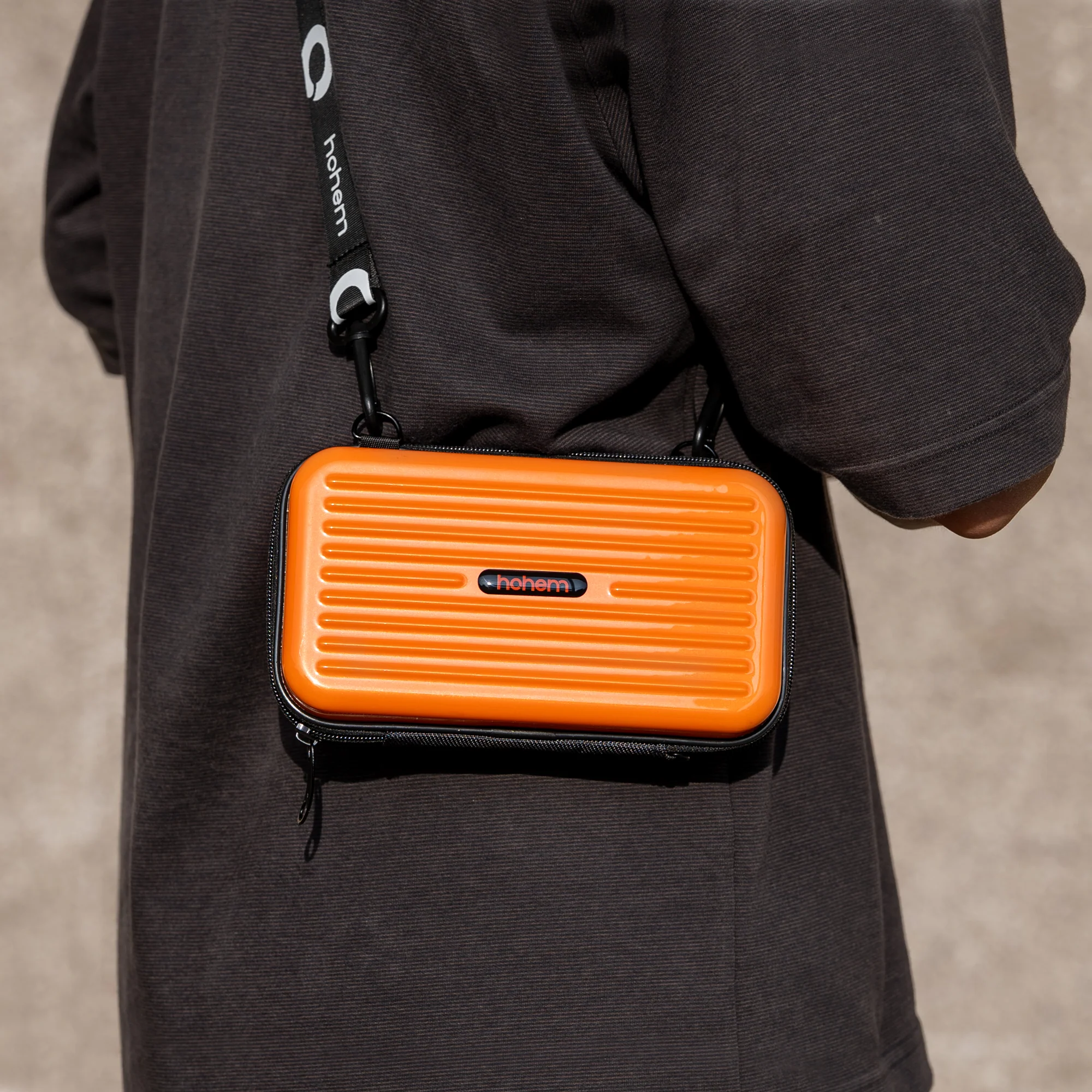 Hohem Crossbody Carrying Bag - Image 12