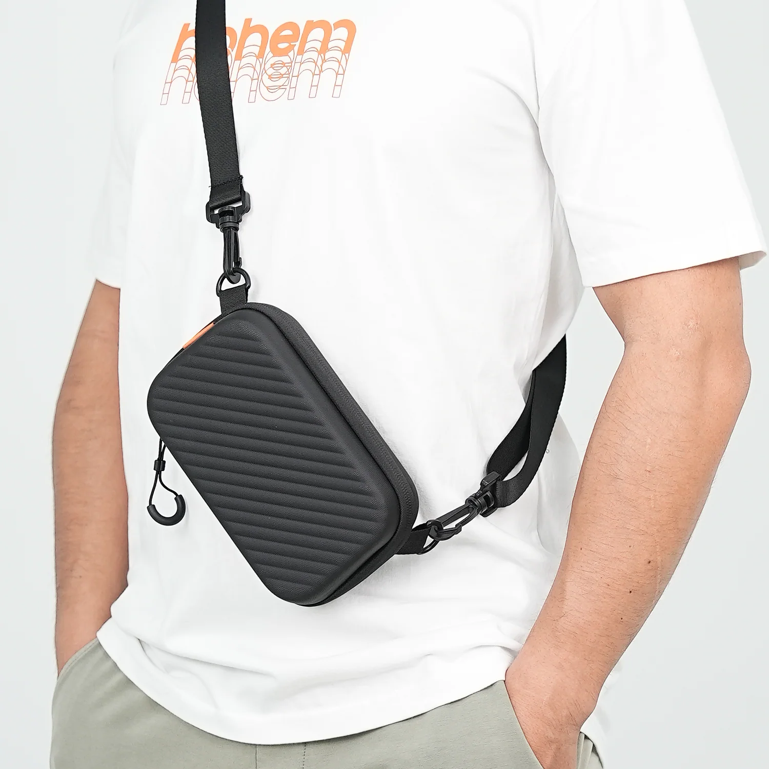 Hohem Crossbody Carrying Bag - Image 4
